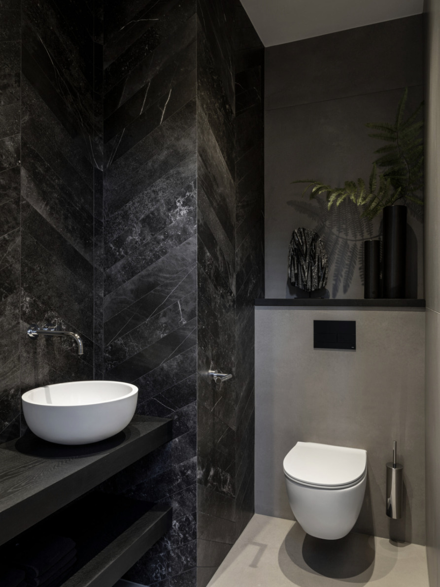 Stijlvolle badkamer met natuursteen